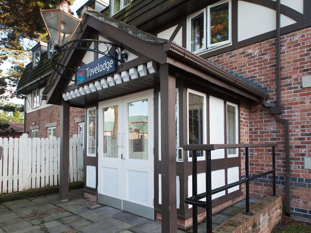 Travelodge Bournemouth Cooper Dean Exterior foto